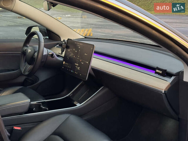 Черный Тесла Модель 3, объемом двигателя 0 л и пробегом 98 тыс. км за 17900 $, фото 9 на Automoto.ua