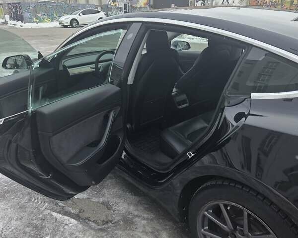 Черный Тесла Модель 3, объемом двигателя 0 л и пробегом 106 тыс. км за 20800 $, фото 15 на Automoto.ua