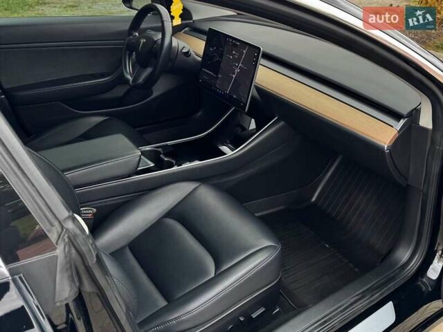 Черный Тесла Модель 3, объемом двигателя 0 л и пробегом 71 тыс. км за 19800 $, фото 2 на Automoto.ua