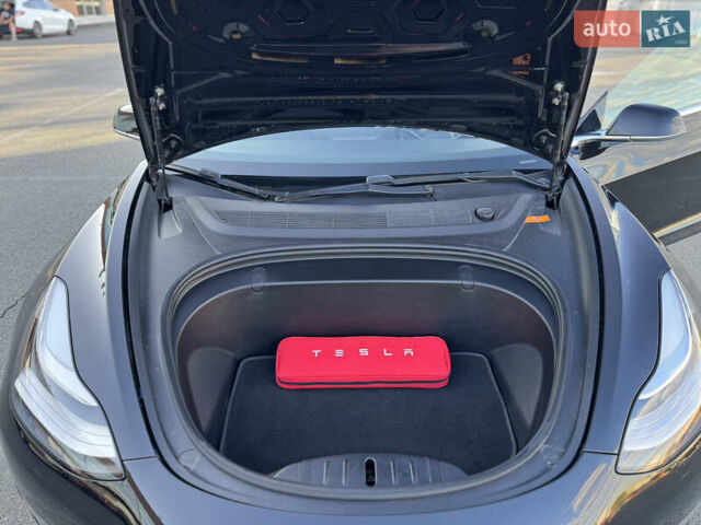 Тесла Модель 3 2019 у Києві на Automoto.ua Чорний Тесла Модель 3, об'ємом двигуна 0 л та пробігом 170 тис. км за 19900 $, фото 15 на Automoto.ua