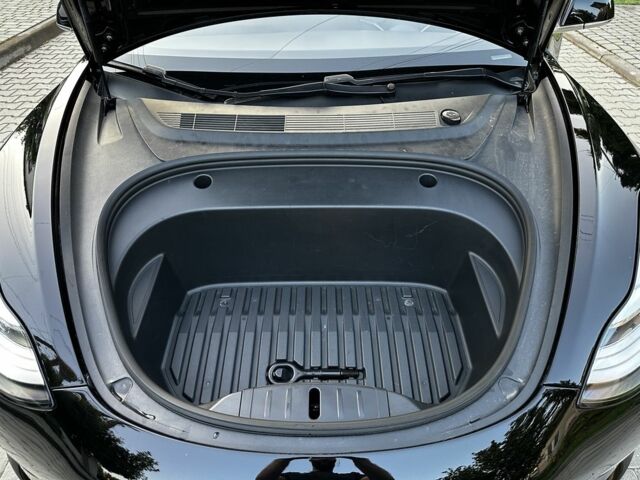 Чорний Тесла Модель 3, об'ємом двигуна 0 л та пробігом 176 тис. км за 15850 $, фото 11 на Automoto.ua