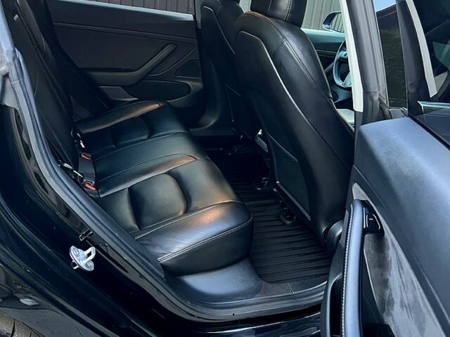 Чорний Тесла Модель 3, об'ємом двигуна 0 л та пробігом 130 тис. км за 19800 $, фото 4 на Automoto.ua