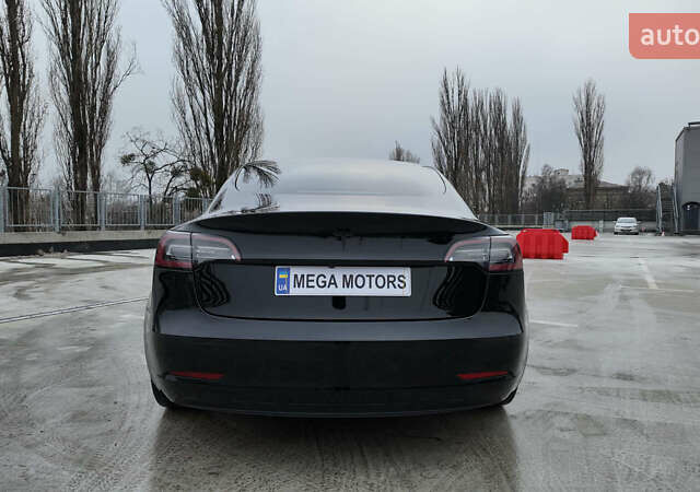 Черный Тесла Модель 3, объемом двигателя 0 л и пробегом 64 тыс. км за 22990 $, фото 4 на Automoto.ua