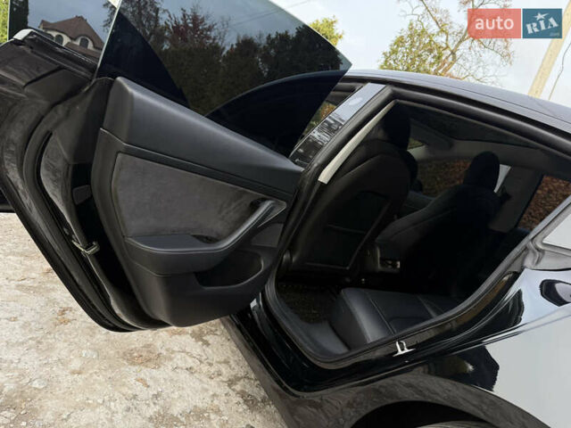 Чорний Тесла Модель 3, об'ємом двигуна 0 л та пробігом 100 тис. км за 15500 $, фото 35 на Automoto.ua