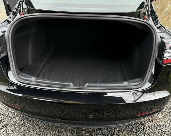 Чорний Тесла Модель 3, об'ємом двигуна 0 л та пробігом 95 тис. км за 10700 $, фото 5 на Automoto.ua