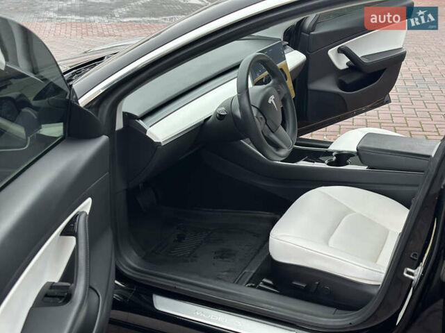 Черный Тесла Модель 3, объемом двигателя 0 л и пробегом 119 тыс. км за 15200 $, фото 18 на Automoto.ua