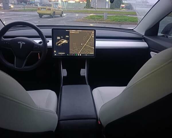 Черный Тесла Модель 3, объемом двигателя 0 л и пробегом 80 тыс. км за 15999 $, фото 10 на Automoto.ua