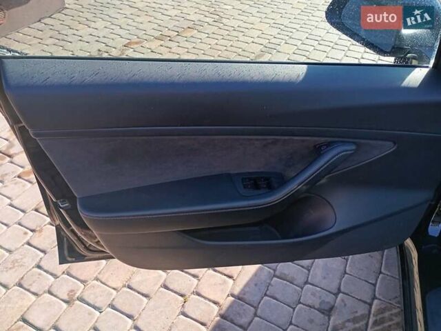 Чорний Тесла Модель 3, об'ємом двигуна 0 л та пробігом 189 тис. км за 14200 $, фото 7 на Automoto.ua