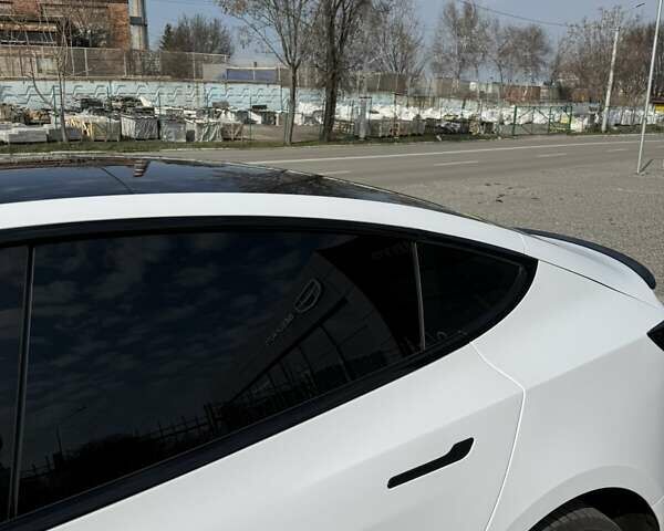 Чорний Тесла Модель 3, об'ємом двигуна 0 л та пробігом 95 тис. км за 19999 $, фото 9 на Automoto.ua