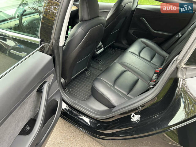 Черный Тесла Модель 3, объемом двигателя 0 л и пробегом 68 тыс. км за 17300 $, фото 11 на Automoto.ua