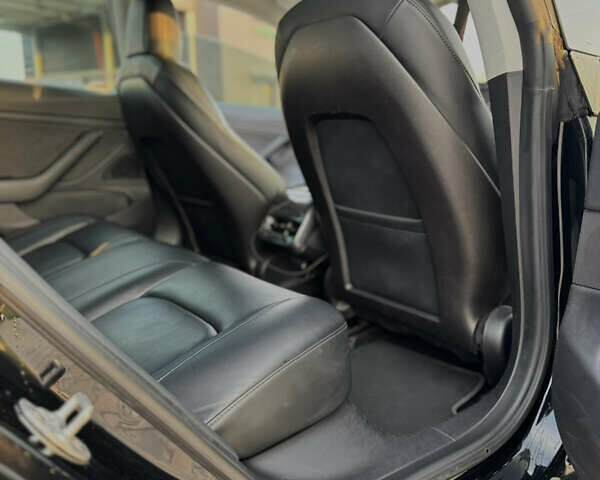 Чорний Тесла Модель 3, об'ємом двигуна 0 л та пробігом 175 тис. км за 18600 $, фото 8 на Automoto.ua