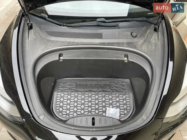 Чорний Тесла Модель 3, об'ємом двигуна 0 л та пробігом 68 тис. км за 17000 $, фото 9 на Automoto.ua