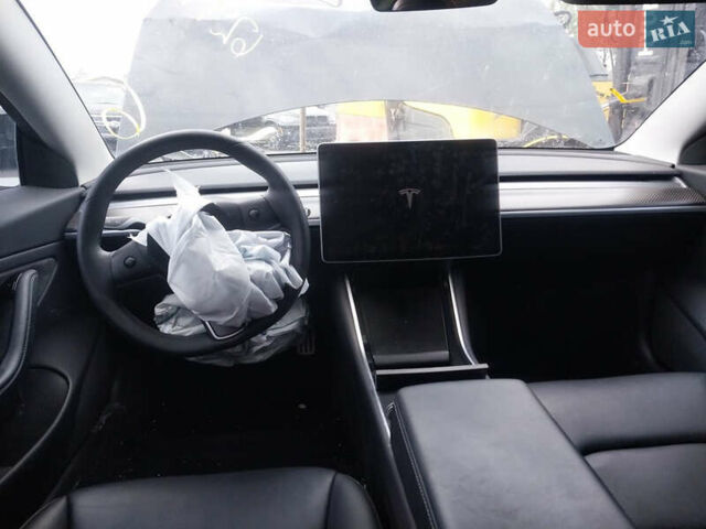 Чорний Тесла Модель 3, об'ємом двигуна 0 л та пробігом 76 тис. км за 15500 $, фото 14 на Automoto.ua