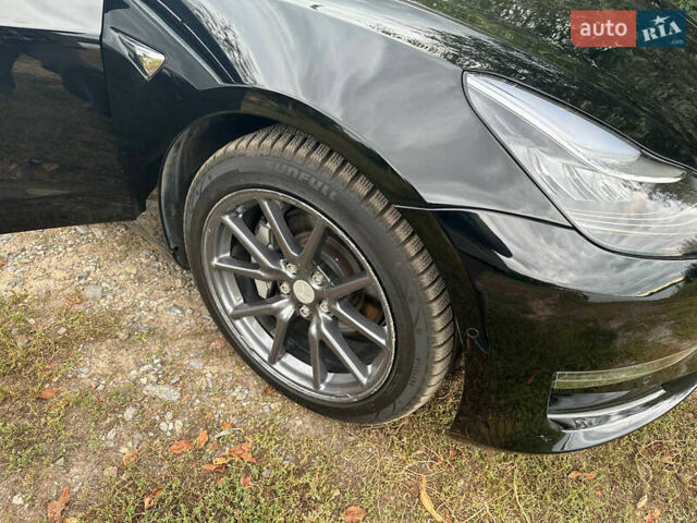Черный Тесла Модель 3, объемом двигателя 0 л и пробегом 102 тыс. км за 20200 $, фото 8 на Automoto.ua
