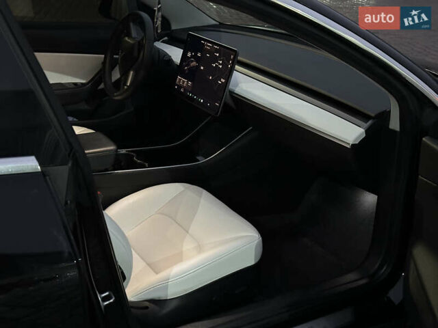 Чорний Тесла Модель 3, об'ємом двигуна 0 л та пробігом 120 тис. км за 13999 $, фото 7 на Automoto.ua