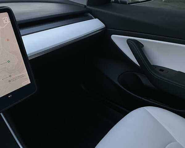 Чорний Тесла Модель 3, об'ємом двигуна 0 л та пробігом 103 тис. км за 19000 $, фото 15 на Automoto.ua