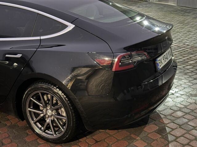 Чорний Тесла Модель 3, об'ємом двигуна 0 л та пробігом 120 тис. км за 13999 $, фото 5 на Automoto.ua