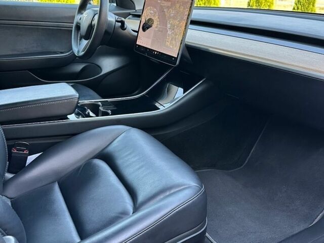 Чорний Тесла Модель 3, об'ємом двигуна 0 л та пробігом 135 тис. км за 15800 $, фото 16 на Automoto.ua