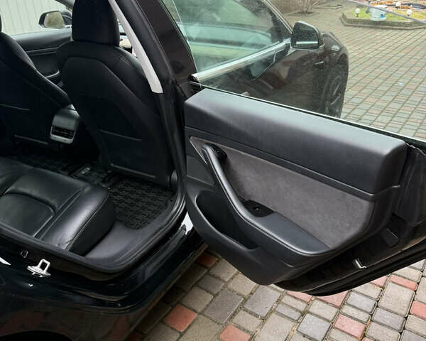 Чорний Тесла Модель 3, об'ємом двигуна 0 л та пробігом 173 тис. км за 20000 $, фото 21 на Automoto.ua