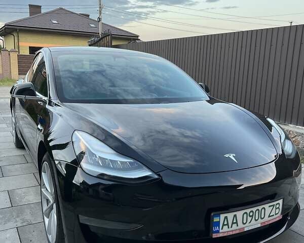 Черный Тесла Модель 3, объемом двигателя 0 л и пробегом 130 тыс. км за 22000 $, фото 1 на Automoto.ua