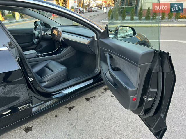 Черный Тесла Модель 3, объемом двигателя 0 л и пробегом 150 тыс. км за 18500 $, фото 44 на Automoto.ua