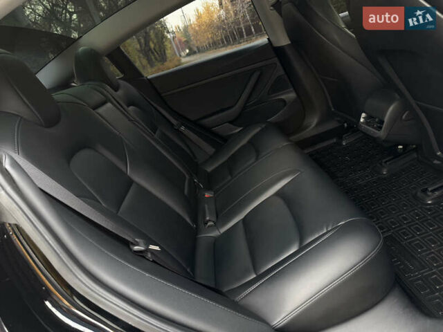 Чорний Тесла Модель 3, об'ємом двигуна 0 л та пробігом 100 тис. км за 15500 $, фото 37 на Automoto.ua