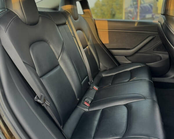 Чорний Тесла Модель 3, об'ємом двигуна 0 л та пробігом 180 тис. км за 18000 $, фото 9 на Automoto.ua