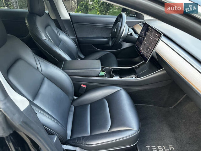 Тесла Модель 3 2020 у Львові на Automoto.ua Чорний Тесла Модель 3, об'ємом двигуна 0 л та пробігом 176 тис. км за 15499 $, фото 9 на Automoto.ua