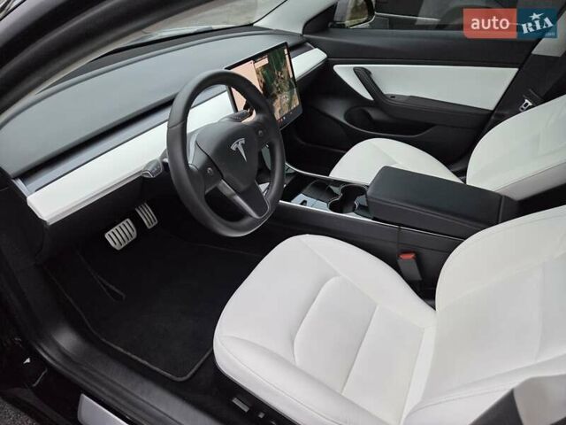 Чорний Тесла Модель 3, об'ємом двигуна 0 л та пробігом 91 тис. км за 21700 $, фото 26 на Automoto.ua