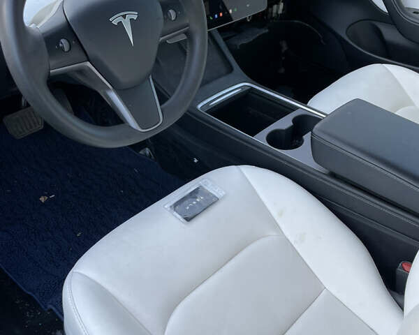 Тесла Модель 3 2020 у Бродах на Automoto.ua Чорний Тесла Модель 3, об'ємом двигуна 0 л та пробігом 69 тис. км за 12500 $, фото 5 на Automoto.ua