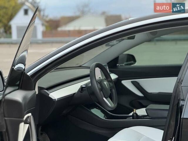 Тесла Модель 3 2020 у Києві на Automoto.ua Чорний Тесла Модель 3, об'ємом двигуна 0 л та пробігом 74 тис. км за 19000 $, фото 4 на Automoto.ua