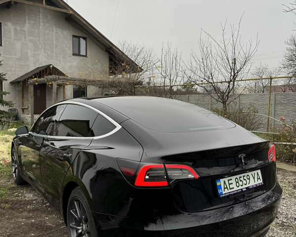 Черный Тесла Модель 3, объемом двигателя 0 л и пробегом 76 тыс. км за 16900 $, фото 3 на Automoto.ua