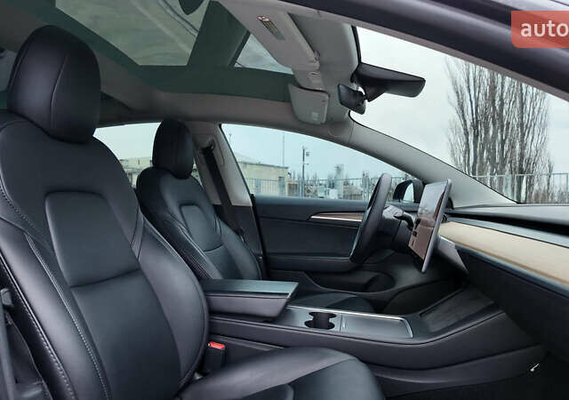 Черный Тесла Модель 3, объемом двигателя 0 л и пробегом 64 тыс. км за 22990 $, фото 13 на Automoto.ua
