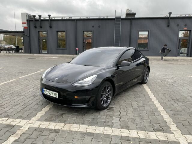 Тесла Модель 3 2020 в Кривом Роге на Automoto.ua Черный Тесла Модель 3, объемом двигателя 0 л и пробегом 159 тыс. км за 19000 $, фото 1 на Automoto.ua