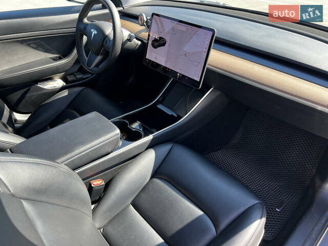 Черный Тесла Модель 3, объемом двигателя 0 л и пробегом 120 тыс. км за 17000 $, фото 22 на Automoto.ua