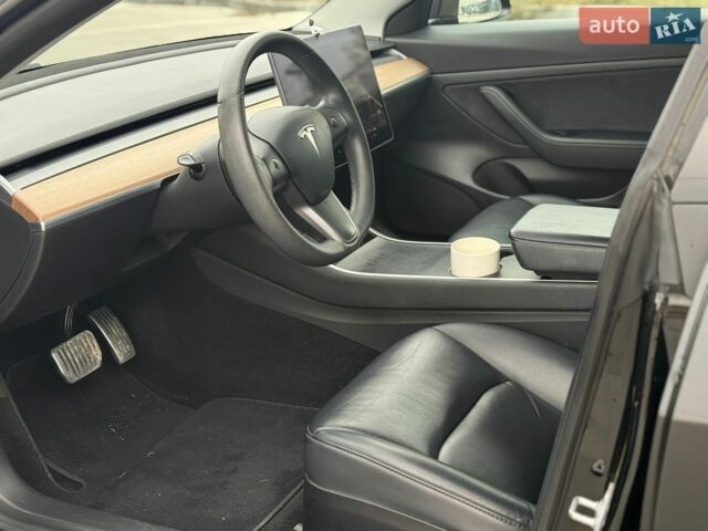 Чорний Тесла Модель 3, об'ємом двигуна 0 л та пробігом 85 тис. км за 18000 $, фото 15 на Automoto.ua