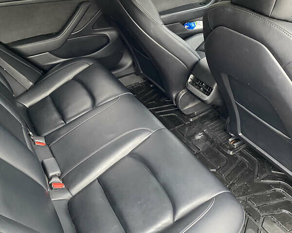 Чорний Тесла Модель 3, об'ємом двигуна 0 л та пробігом 159 тис. км за 19000 $, фото 7 на Automoto.ua