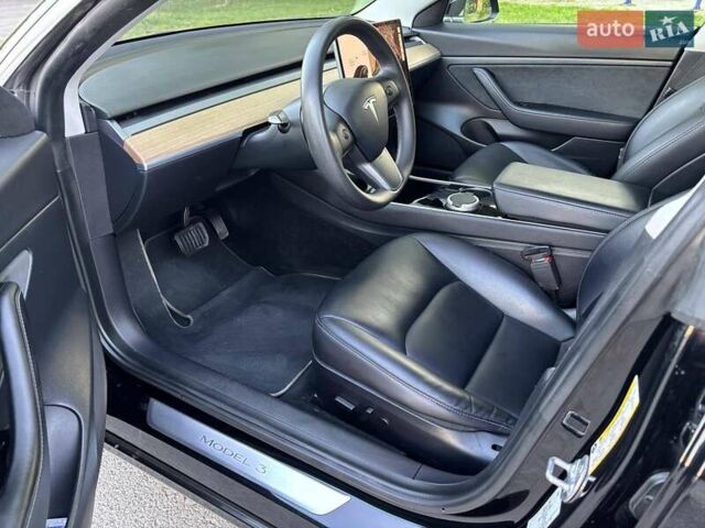 Чорний Тесла Модель 3, об'ємом двигуна 0 л та пробігом 120 тис. км за 15999 $, фото 7 на Automoto.ua