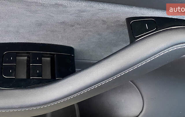 Тесла Модель 3 2020 у Львові на Automoto.ua Чорний Тесла Модель 3, об'ємом двигуна 0 л та пробігом 50 тис. км за 21950 $, фото 8 на Automoto.ua