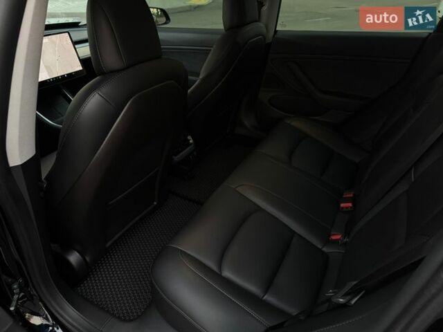 Чорний Тесла Модель 3, об'ємом двигуна 0 л та пробігом 102 тис. км за 19800 $, фото 15 на Automoto.ua