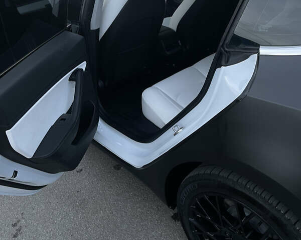 Чорний Тесла Модель 3, об'ємом двигуна 0 л та пробігом 103 тис. км за 19000 $, фото 19 на Automoto.ua