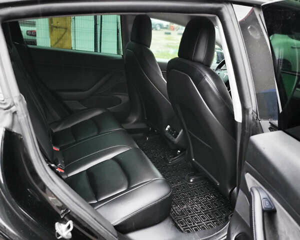 Черный Тесла Модель 3, объемом двигателя 0 л и пробегом 250 тыс. км за 17499 $, фото 13 на Automoto.ua