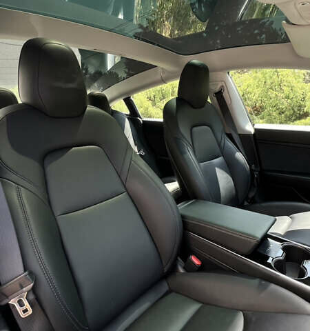 Тесла Модель 3 2020 у Івано-Франківську на Automoto.ua Чорний Тесла Модель 3, об'ємом двигуна 0 л та пробігом 25 тис. км за 18850 $, фото 22 на Automoto.ua