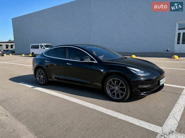 Черный Тесла Модель 3, объемом двигателя 0 л и пробегом 196 тыс. км за 16000 $, фото 4 на Automoto.ua