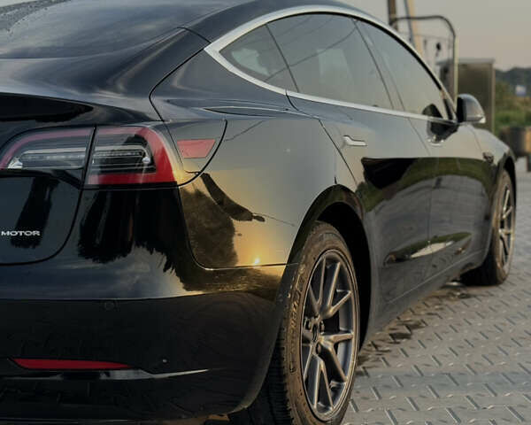 Чорний Тесла Модель 3, об'ємом двигуна 0 л та пробігом 180 тис. км за 18000 $, фото 5 на Automoto.ua