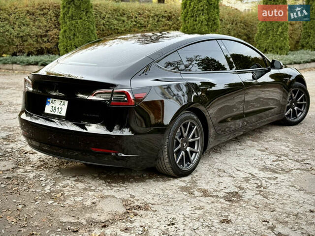 Чорний Тесла Модель 3, об'ємом двигуна 0 л та пробігом 100 тис. км за 15500 $, фото 2 на Automoto.ua