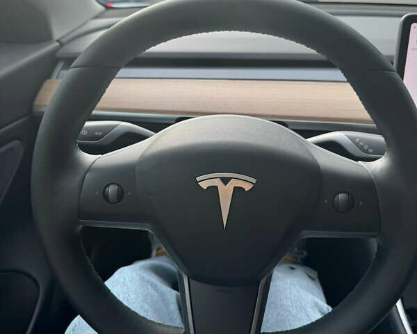 Чорний Тесла Модель 3, об'ємом двигуна 0 л та пробігом 44 тис. км за 19999 $, фото 10 на Automoto.ua