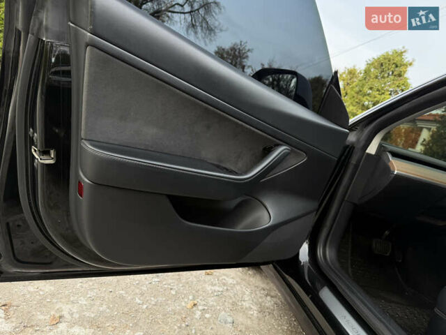 Чорний Тесла Модель 3, об'ємом двигуна 0 л та пробігом 100 тис. км за 15500 $, фото 29 на Automoto.ua