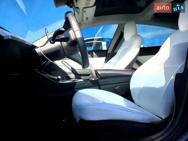 Чорний Тесла Модель 3, об'ємом двигуна 0 л та пробігом 107 тис. км за 3500 $, фото 6 на Automoto.ua