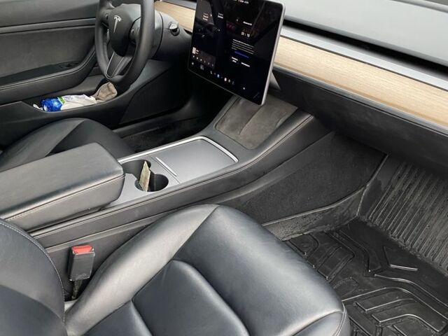 Тесла Модель 3 2020 в Кривом Роге на Automoto.ua Черный Тесла Модель 3, объемом двигателя 0 л и пробегом 159 тыс. км за 19000 $, фото 6 на Automoto.ua